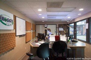 KVOX-FM