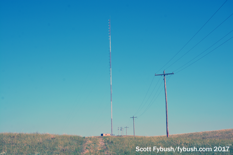 KXNP 100.7/KHAQ 98.5