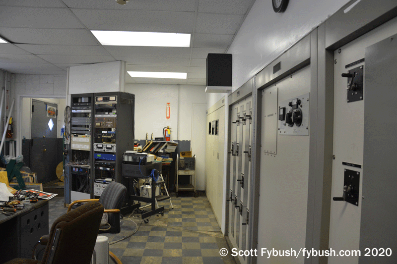 WWRL transmitter room